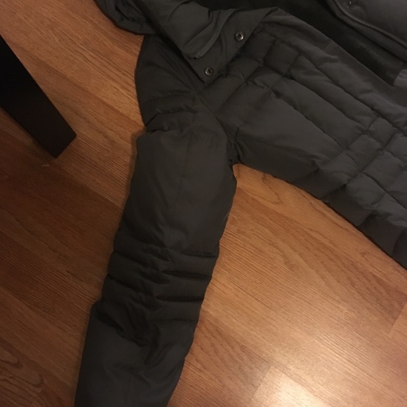 I am selling a puffy coat for the winter - Picture 3 of 6